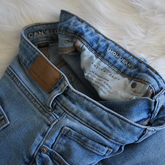 American Eagle Mom Jean Stretch Jean Shorts 6 - Picture 3 of 3